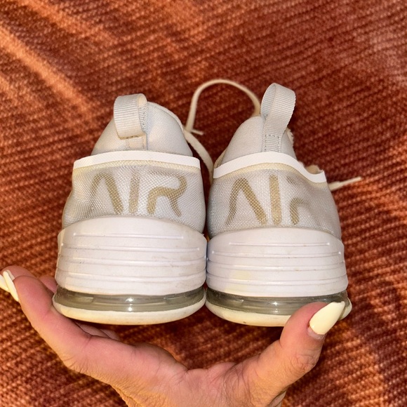 Nike Air Max Bella TR trainers white and gold sneakers size 9.5 - Picture 4 of 5